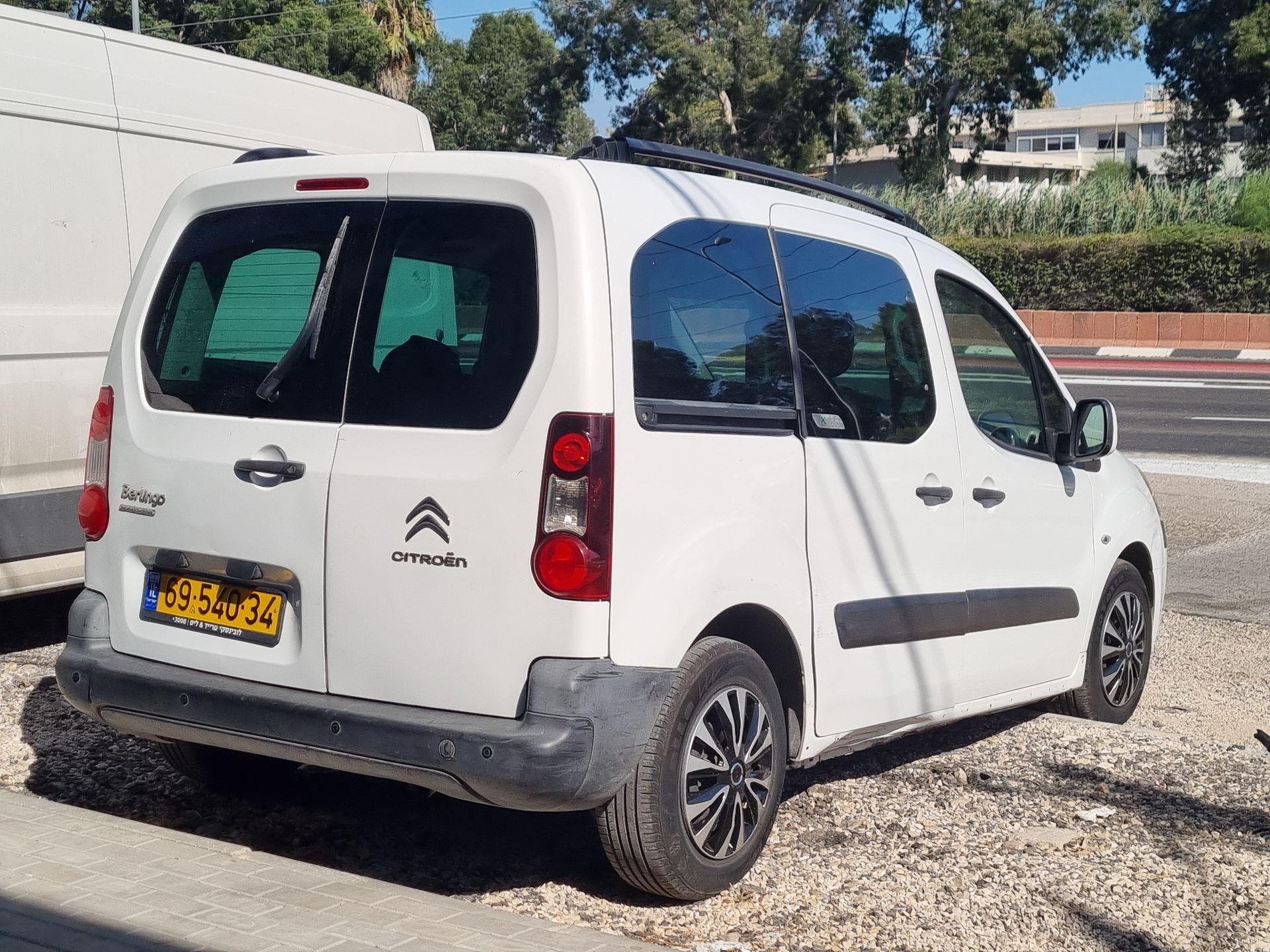 תמונת אחורית שמאל