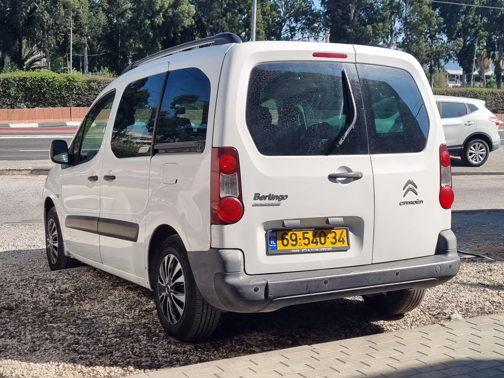 תמונה אחורית ימין